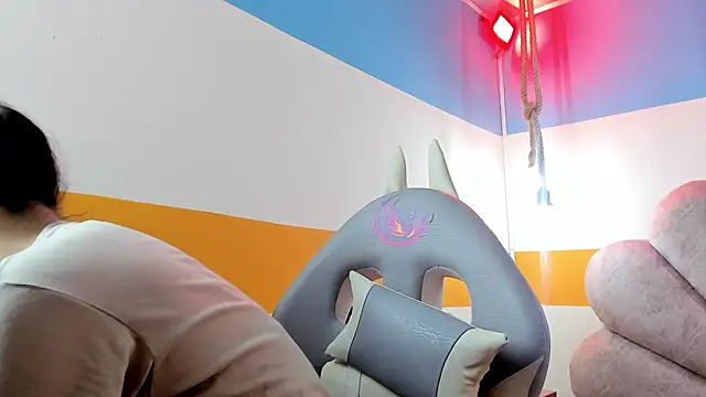 moon winy online show from October 25, 2025, 11:40 am