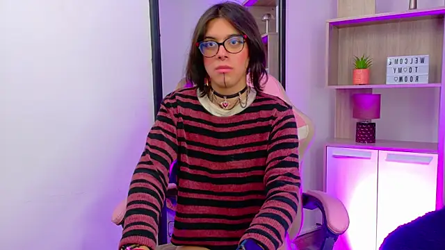 Lullaby Charade online show from January 5, 2026, 5:27 pm