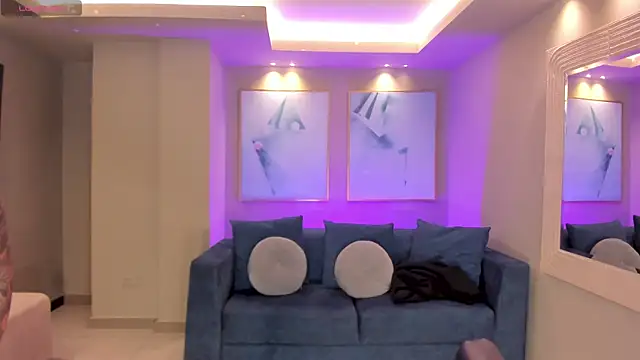 ChristineFord  online show from November 2, 2025, 12:40 pm