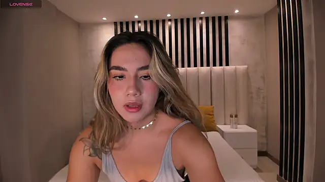 AnnieMonroe1 online show from October 30, 2025, 11:44 am