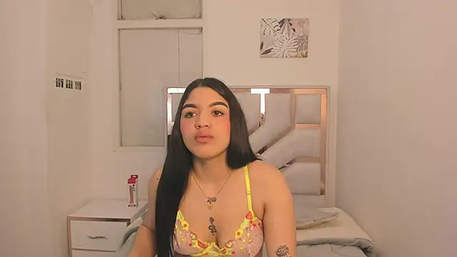 AbrilNasty online show from October 18, 2025, 1:12 pm