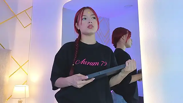 Martinaa Garcia online show from April 20, 2026, 7:37 pm