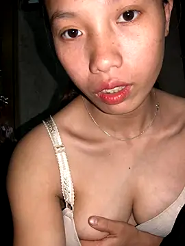 Snapshot of Lily-2k chatting on October 24, 2025, 10:50 pm Lily-2k online show from October 24, 2025, 10:50 pm