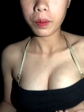 Snapshot of Lily-2k chatting on October 27, 2025, 1:26 pm Lily-2k online show from October 27, 2025, 1:26 pm