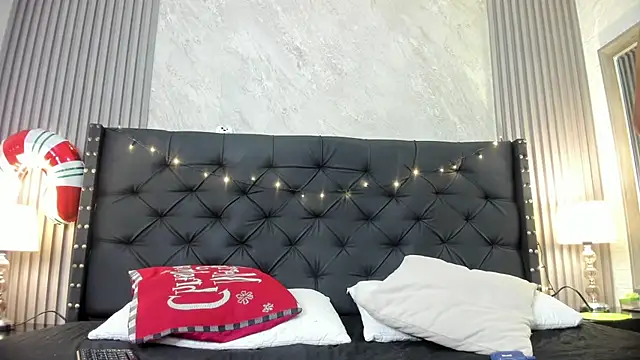 camila  bouzas online show from December 5, 2025, 7:10 pm