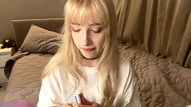 Milkmoriee online show from October 28, 2025, 3:36 pm