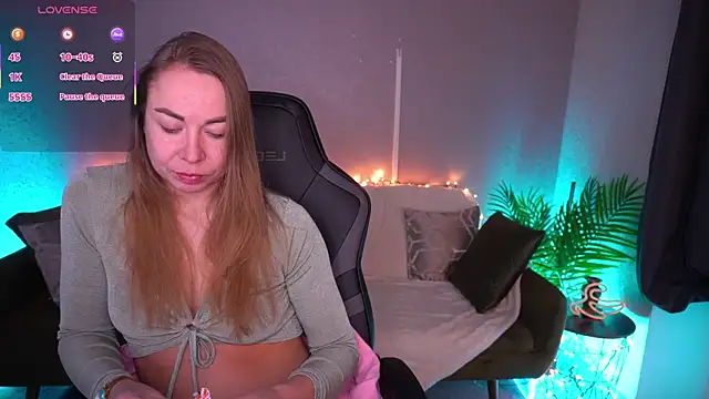 VixenMuse online show from February 4, 2026, 8:25 pm