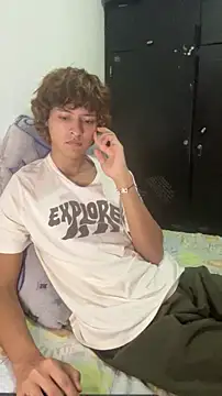 Snapshot of JoelnClouds chatting on February 13, 2026, 11:01 pm JoelnClouds online show from February 13, 2026, 11:01 pm