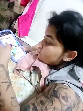 Cubanitaxxx online show from December 3, 2025, 5:55 pm