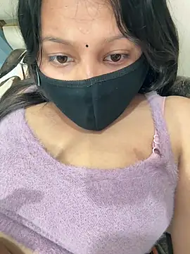 Vanshika1432 online show from January 17, 2026, 1:27 pm