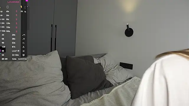 BrynnHolverson online show from December 1, 2025, 7:19 pm