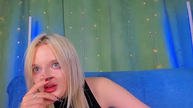 AlessaKiss online show from June 3, 2026, 2:33 pm