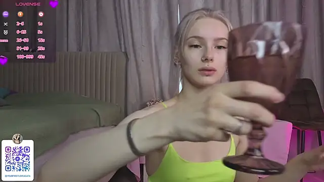 Snapshot of Sunshine_agata chatting on July 18, 2026, 5:00 am Sunshine agata online show from July 18, 2026, 5:00 am