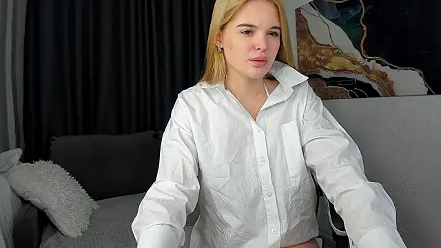 bella xx   online show from October 31, 2025, 3:07 am