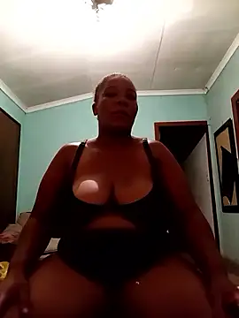 Snapshot of boobsqueenxo chatting on February 19, 2026, 9:11 pm boobsqueenxo online show from February 19, 2026, 9:11 pm