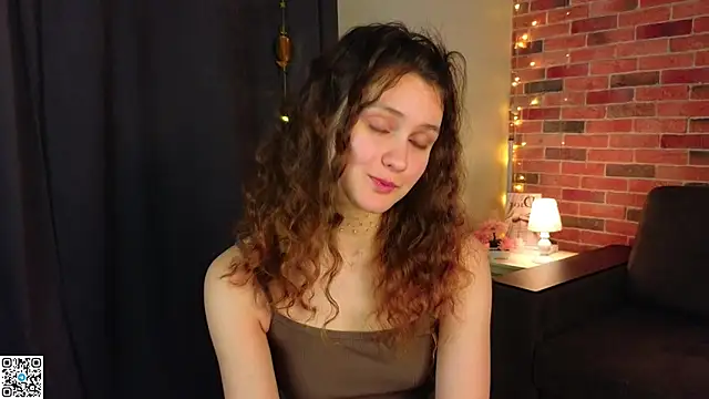 Snapshot of FoxFever chatting on February 16, 2026, 5:14 am FoxFever online show from February 16, 2026, 5:14 am