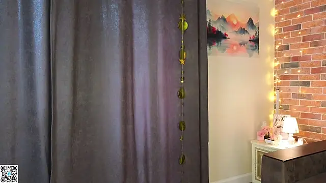 Snapshot of FoxFever chatting on February 20, 2026, 6:26 am FoxFever online show from February 20, 2026, 6:26 am