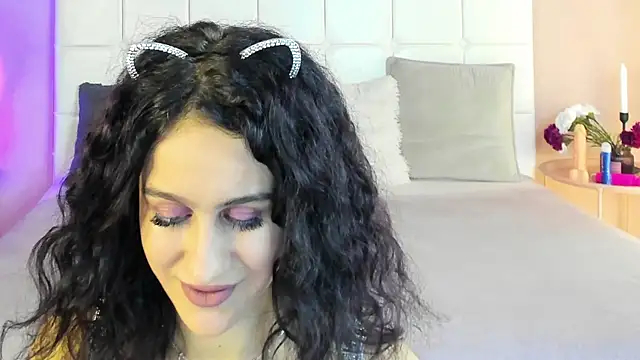 IzieCarter online show from October 24, 2025, 7:21 pm