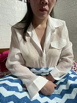 tabby-cat11 online show from February 25, 2026, 2:05 pm