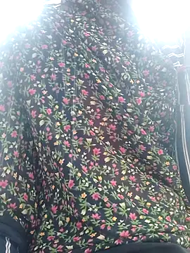 Snapshot of M-MAYA chatting on November 9, 2025, 8:34 am M-MAYA online show from November 9, 2025, 8:34 am