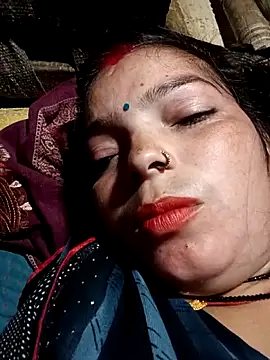 Snapshot of M-MAYA chatting on November 13, 2025, 4:39 pm M-MAYA online show from November 13, 2025, 4:39 pm