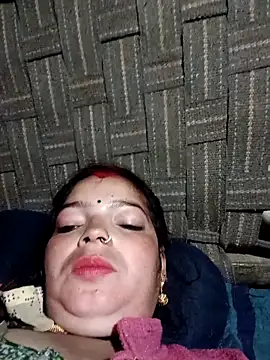 Snapshot of M-MAYA chatting on November 18, 2025, 11:37 pm M-MAYA online show from November 18, 2025, 11:37 pm