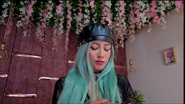 Snapshot of Rynka_ chatting on February 16, 2026, 4:19 am Rynka online show from February 16, 2026, 4:19 am