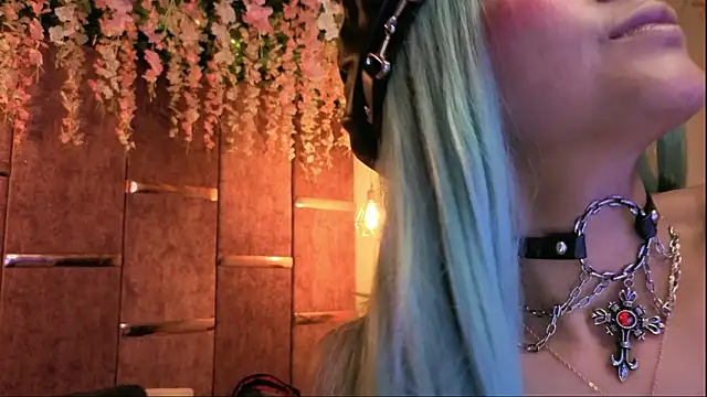 Snapshot of Rynka_ chatting on March 2, 2026, 4:03 am Rynka online show from March 2, 2026, 4:03 am