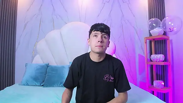 hoot booys  online show from March 5, 2026, 8:38 pm