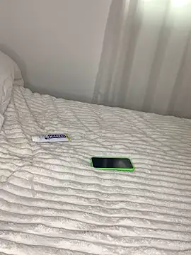 leozin01 online show from December 2, 2025, 6:25 pm