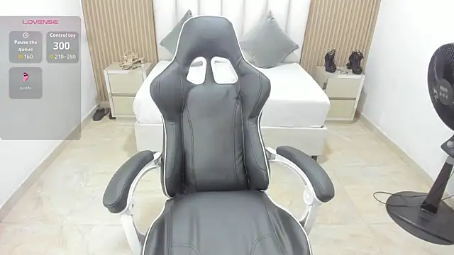 Snapshot of Aziz_daud chatting on March 10, 2026, 7:08 pm Aziz daud online show from March 10, 2026, 7:08 pm