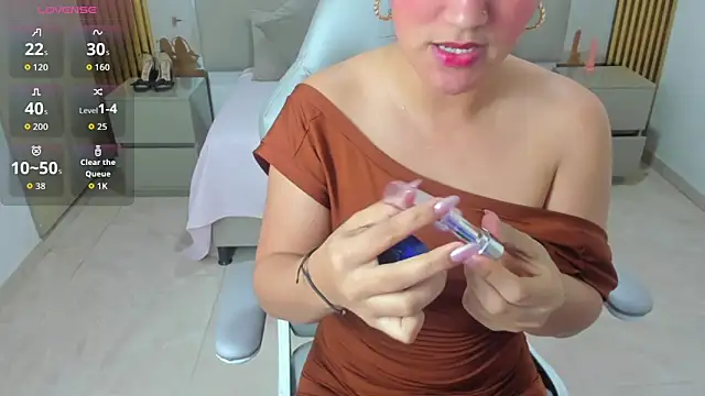 Snapshot of Aziz_daud chatting on April 15, 2026, 12:34 pm Aziz daud online show from April 15, 2026, 12:34 pm