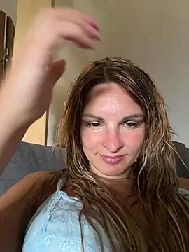 kinkysarahx online show from July 23, 2026, 11:08 am