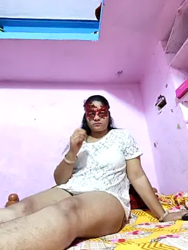 SAIRA-hot online show from November 3, 2025, 5:58 pm