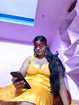 SAIRA-hot online show from November 12, 2025, 5:46 pm