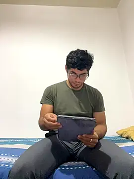 Twistermc11 online show from November 6, 2025, 3:40 am