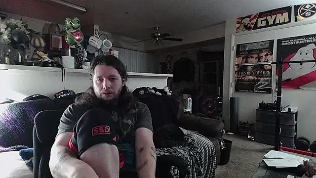 biggerisbetter12 online show from April 15, 2026, 9:05 am