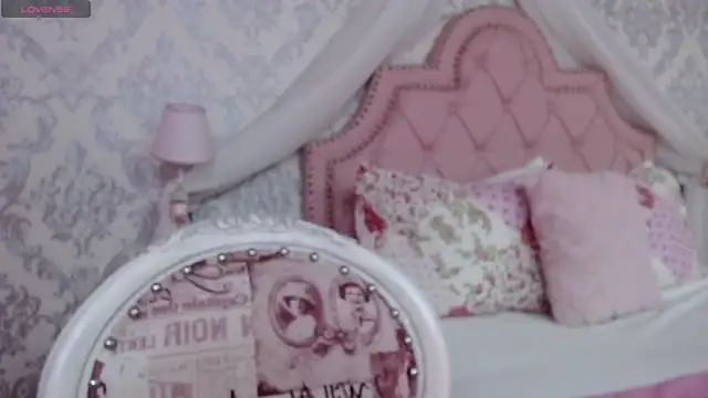 GabrielaSuarez online show from October 30, 2025, 12:28 pm