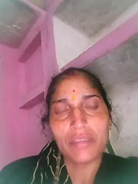 Snapshot of Pooja_shre chatting on February 16, 2026, 1:18 pm Pooja shre online show from February 16, 2026, 1:18 pm