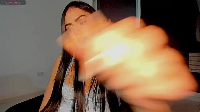 ZafiLov online show from December 18, 2025, 2:39 am