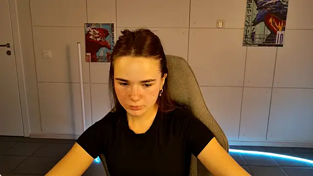 Snapshot of May_Bloom chatting on October 21, 2025, 5:30 am May Bloom online show from October 21, 2025, 5:30 am