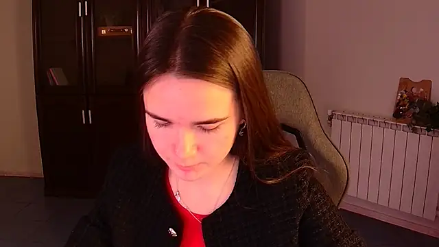 Snapshot of May_Bloom chatting on November 5, 2025, 5:18 am May Bloom online show from November 5, 2025, 5:18 am