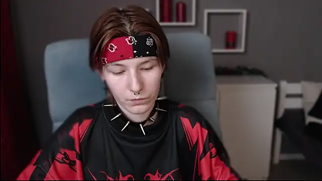 guitarandangell online show from December 18, 2025, 6:30 am