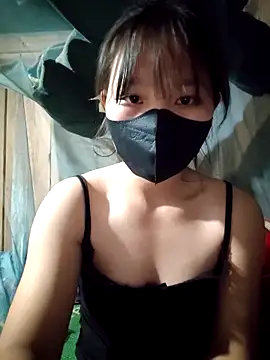 linh-miu99 online show from November 22, 2025, 1:48 am