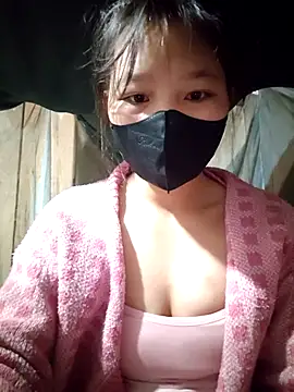 linh-miu99 online show from January 5, 2026, 6:33 pm