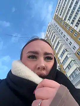 KiraSunshine online show from January 7, 2026, 3:42 am