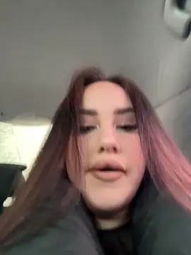 KiraSunshine online show from January 8, 2026, 3:31 am