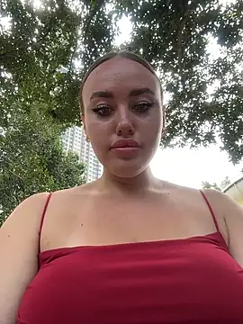 KiraSunshine online show from March 8, 2026, 3:43 am