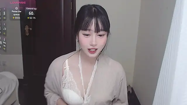 Xiaowen-wen online show from October 18, 2025, 12:06 pm