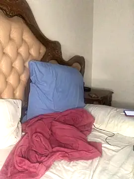 Hotcougar online show from November 23, 2025, 11:59 pm